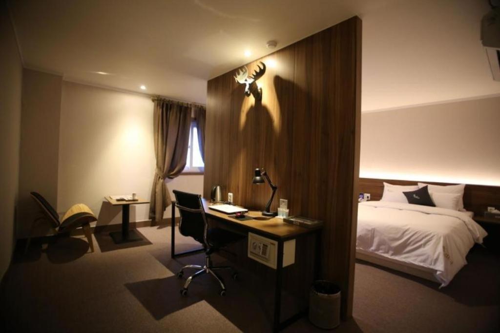 Centralperson Pyeongtaek Hotel מראה חיצוני תמונה