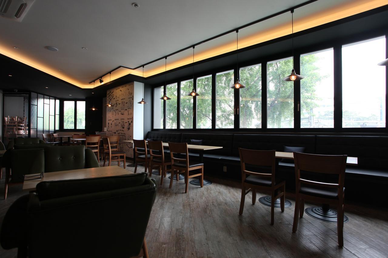 Centralperson Pyeongtaek Hotel מראה חיצוני תמונה