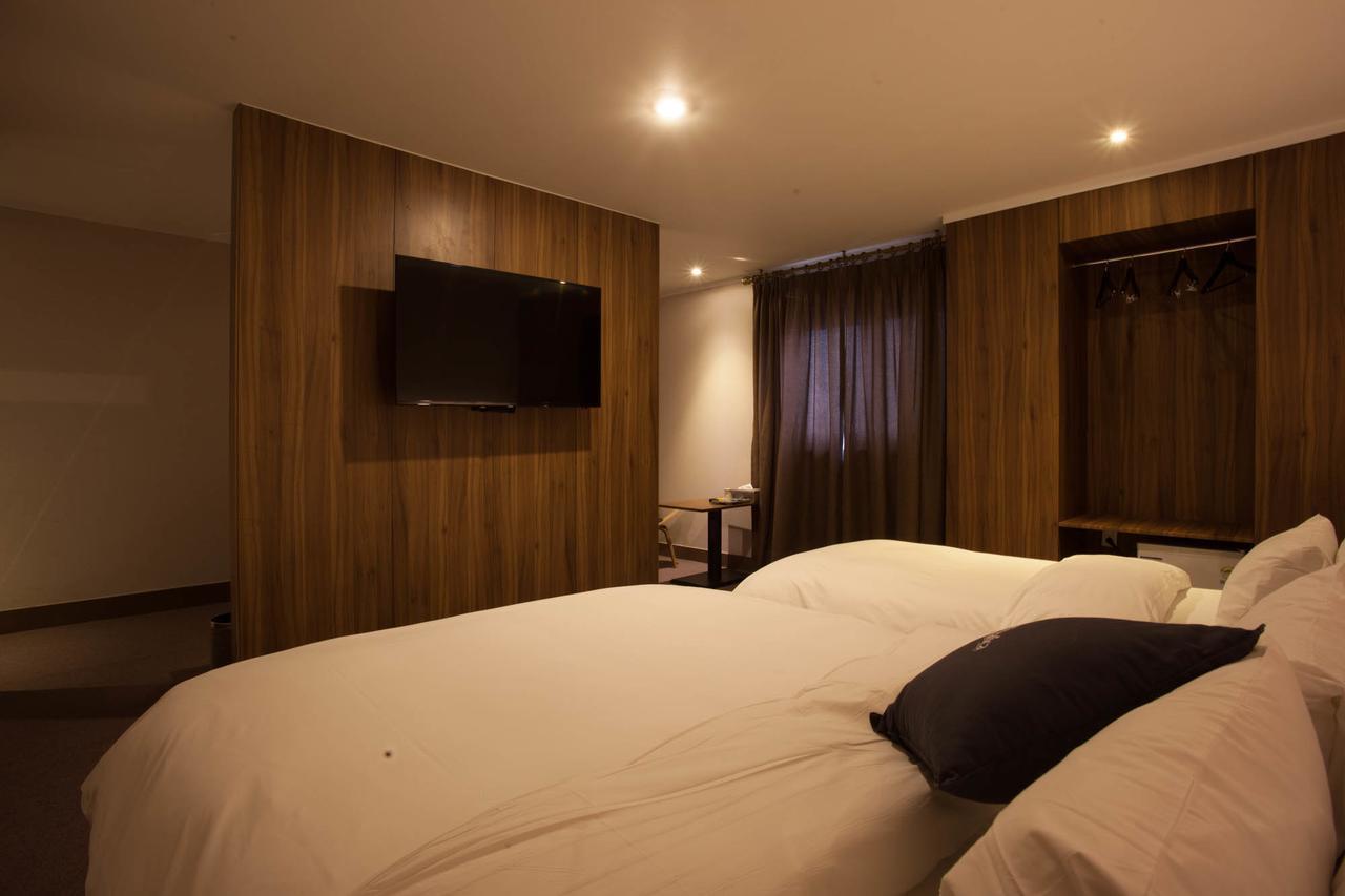Centralperson Pyeongtaek Hotel מראה חיצוני תמונה