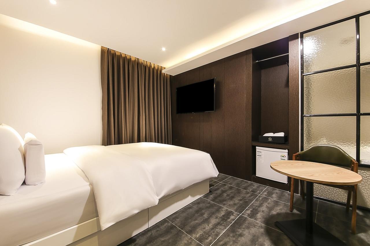 Centralperson Pyeongtaek Hotel מראה חיצוני תמונה