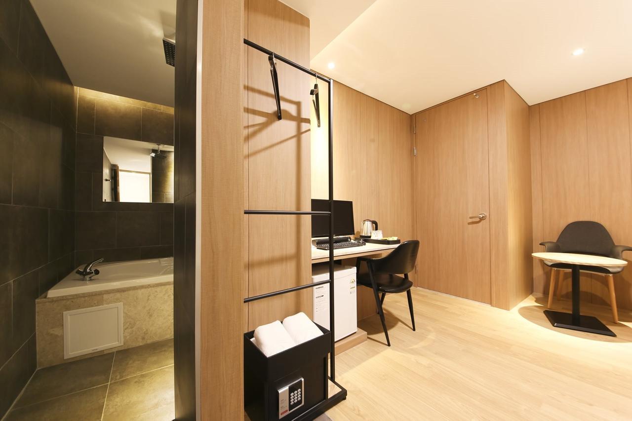 Centralperson Pyeongtaek Hotel מראה חיצוני תמונה