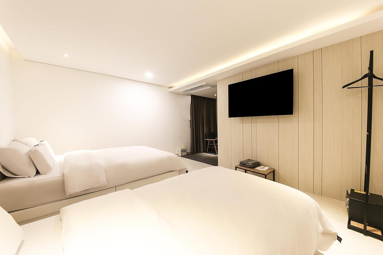 Centralperson Pyeongtaek Hotel מראה חיצוני תמונה