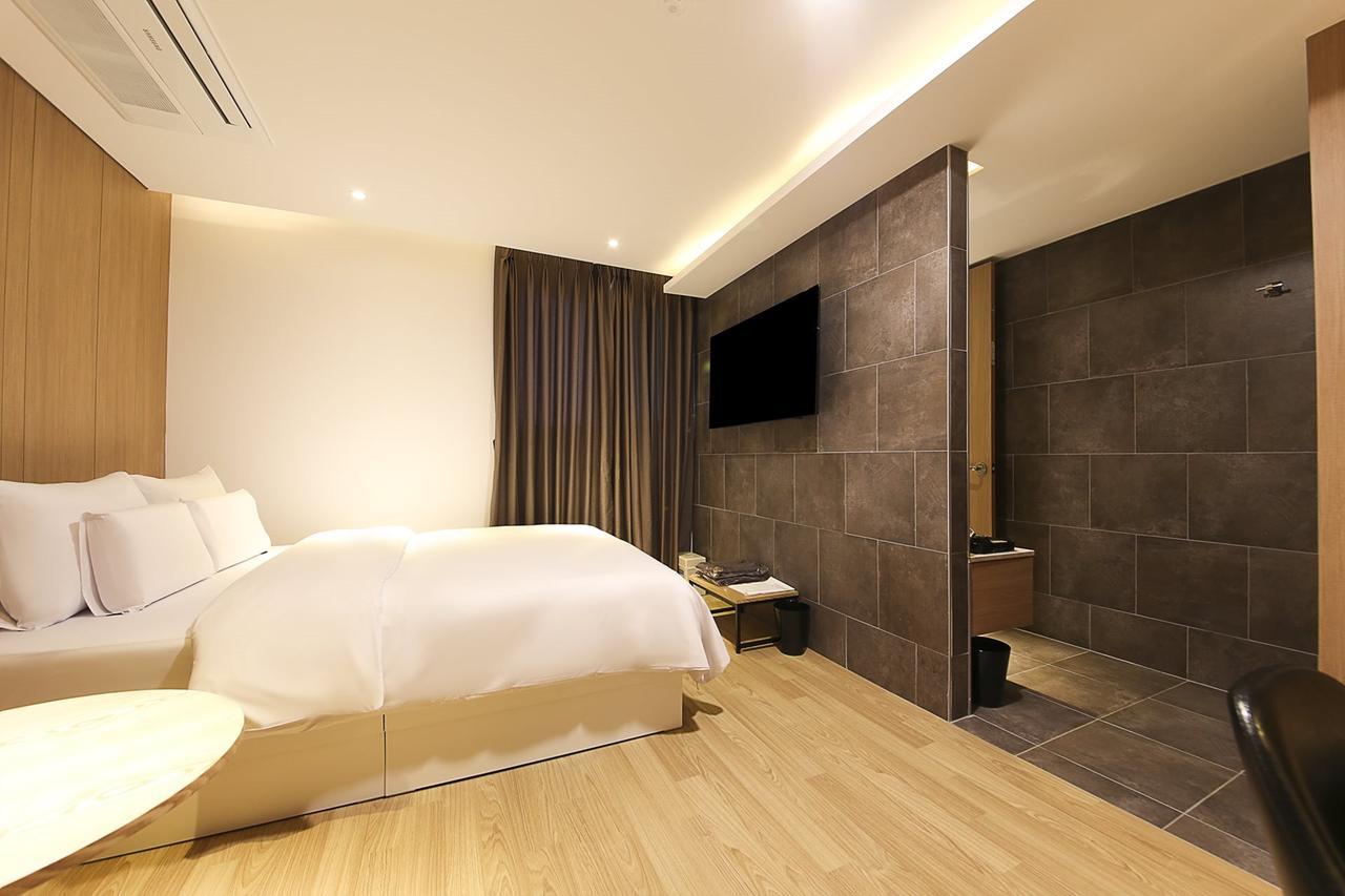 Centralperson Pyeongtaek Hotel מראה חיצוני תמונה