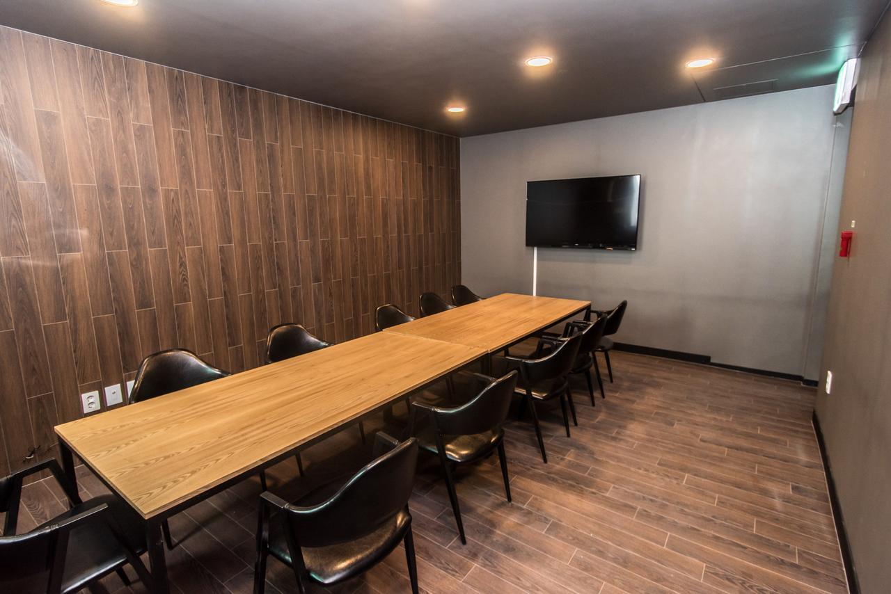 Centralperson Pyeongtaek Hotel מראה חיצוני תמונה